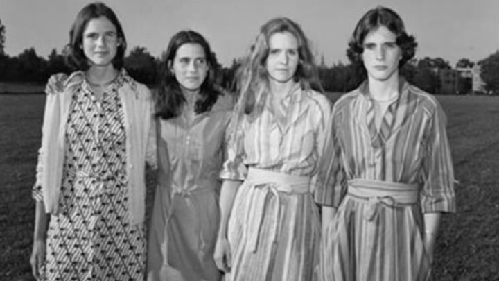 Четыре сестры фотографировались вместе каждый год на протяжении 40 лет.